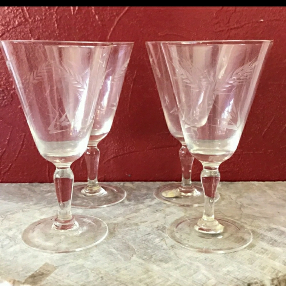 4 - Harmony House Etched Wheat Crystal Wine Glass